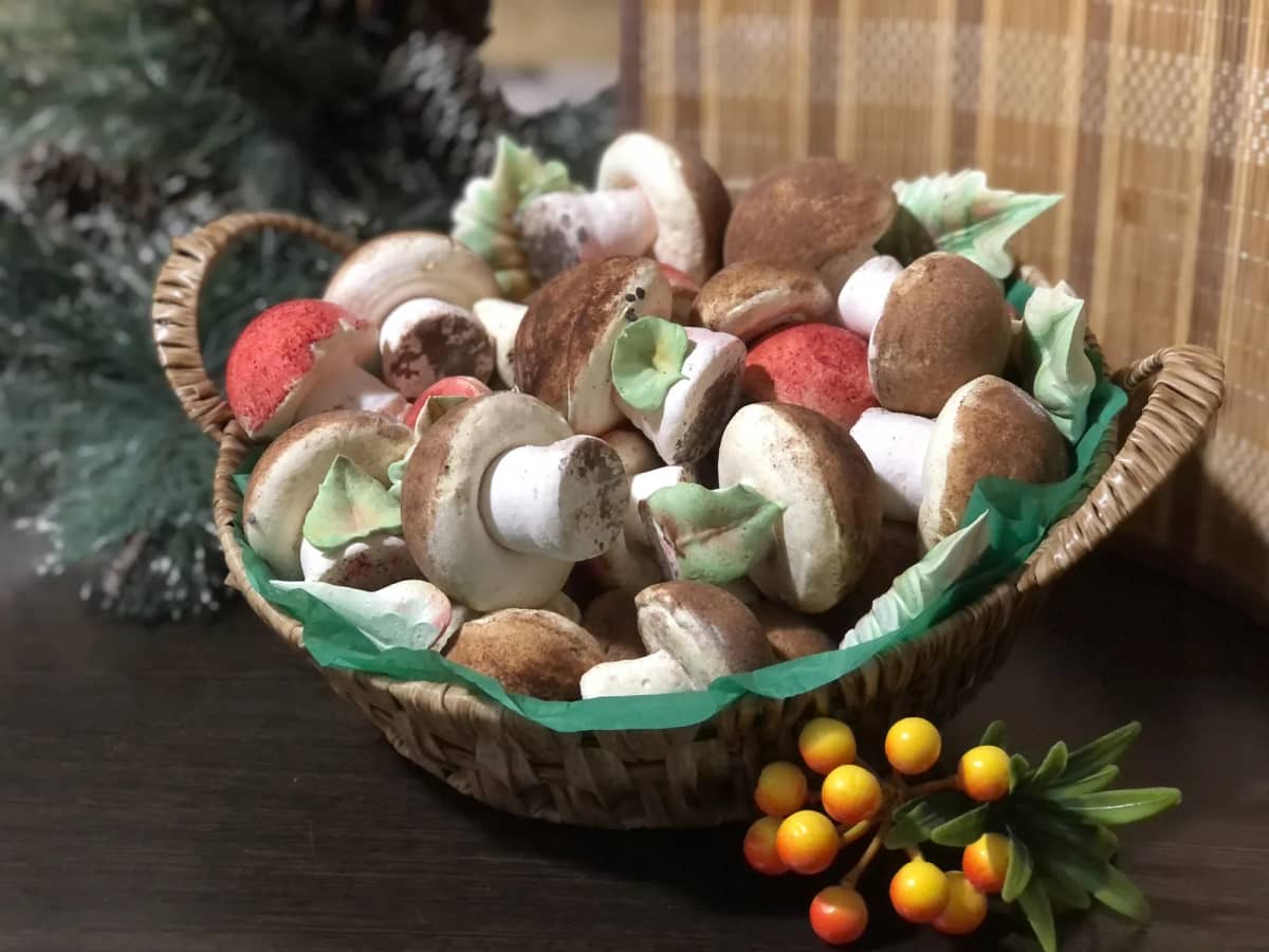 Грибочки из зефира